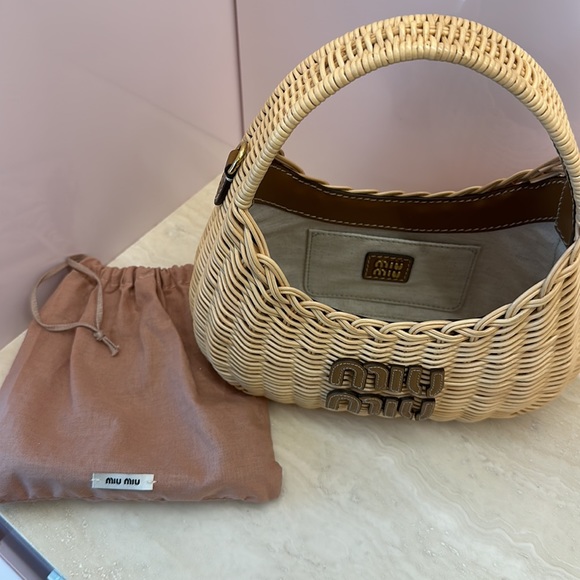 Miu Miu SS 23 wander wicker top handle bag like new - Picture 3 of 4
